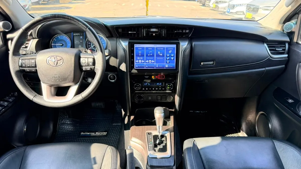 Toyota Fortuner 2.8 Srx Tdi Diesel 4x4 At 5p año 2022