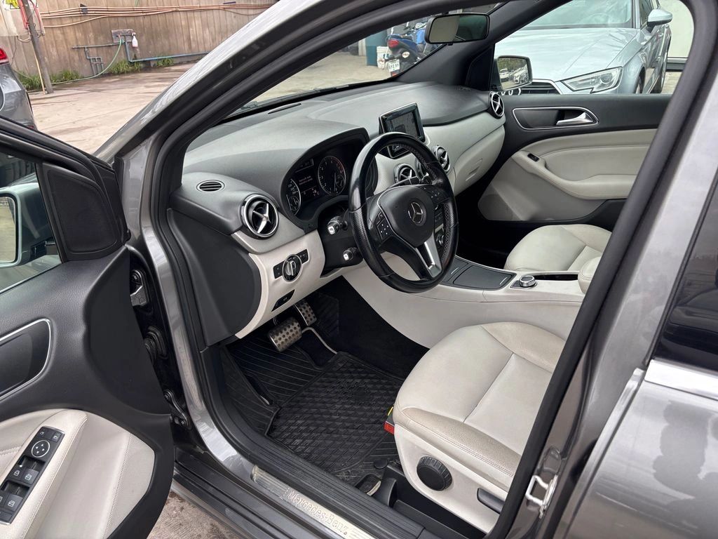 Mercedes-Benz B 180 1.6 Turbo Auto año 2014