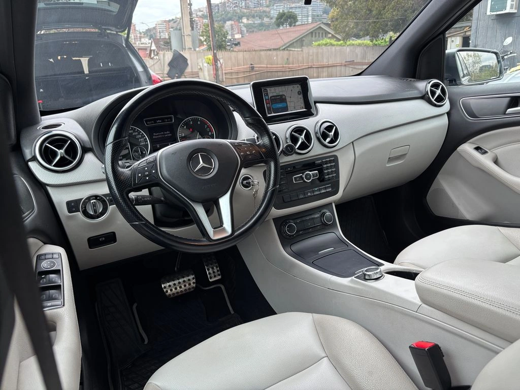 Mercedes-Benz B 180 1.6 Turbo Auto año 2014