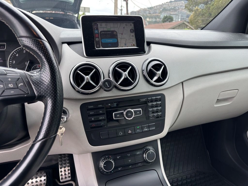 Mercedes-Benz B 180 1.6 Turbo Auto año 2014