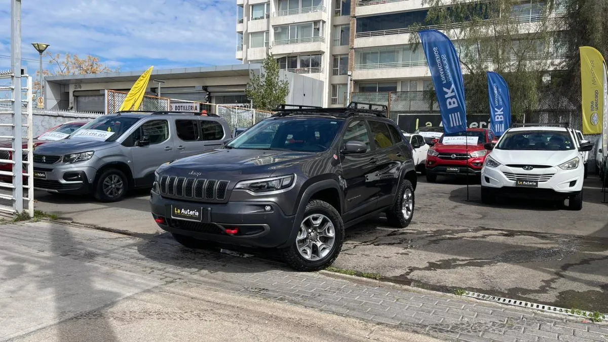 Jeep Cherokee 3.2 Trailhawk 4x4 At 5p año 2019