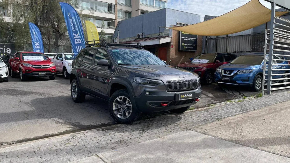 Jeep Cherokee 3.2 Trailhawk 4x4 At 5p año 2019