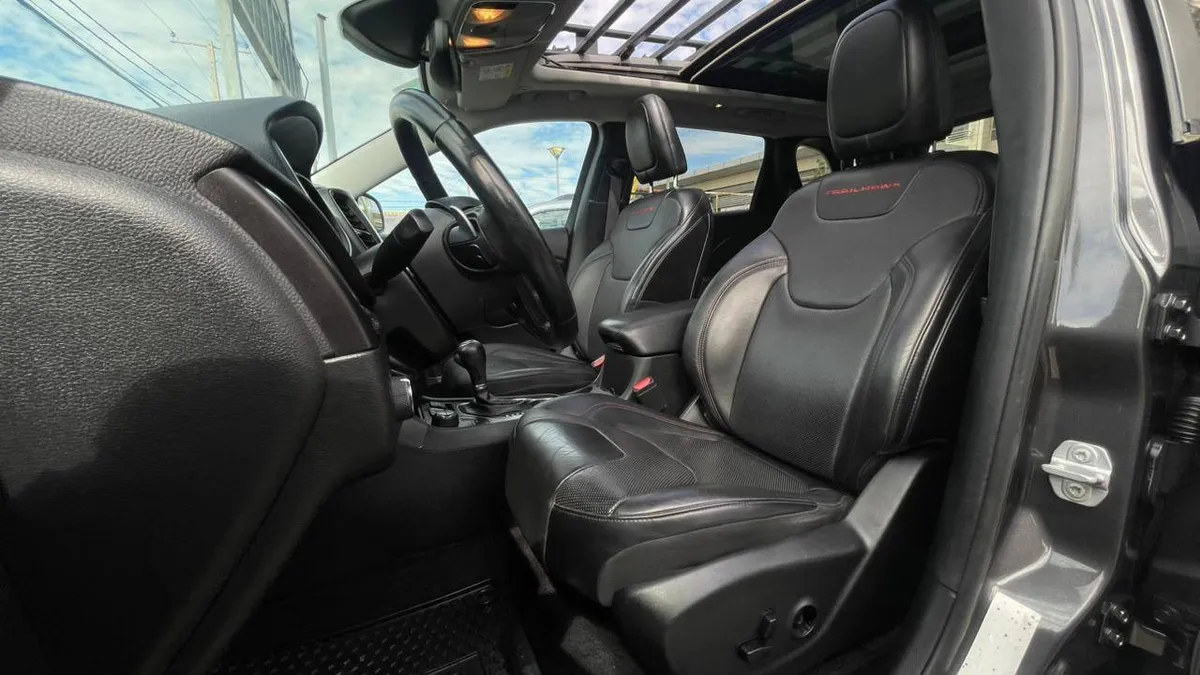 Jeep Cherokee 3.2 Trailhawk 4x4 At 5p año 2019