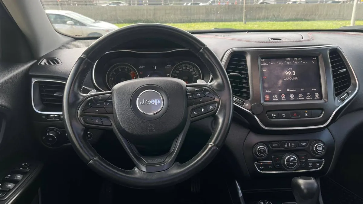 Jeep Cherokee 3.2 Trailhawk 4x4 At 5p año 2019
