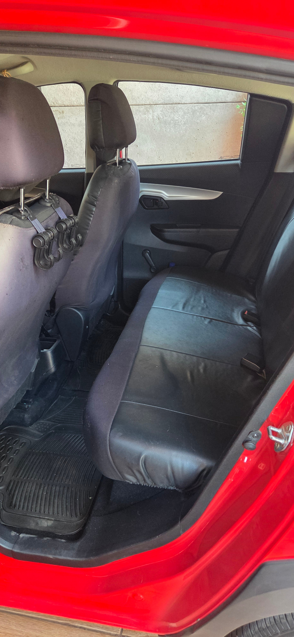 MAHINDRA KUV100 1.2 Elite Mt año 2022