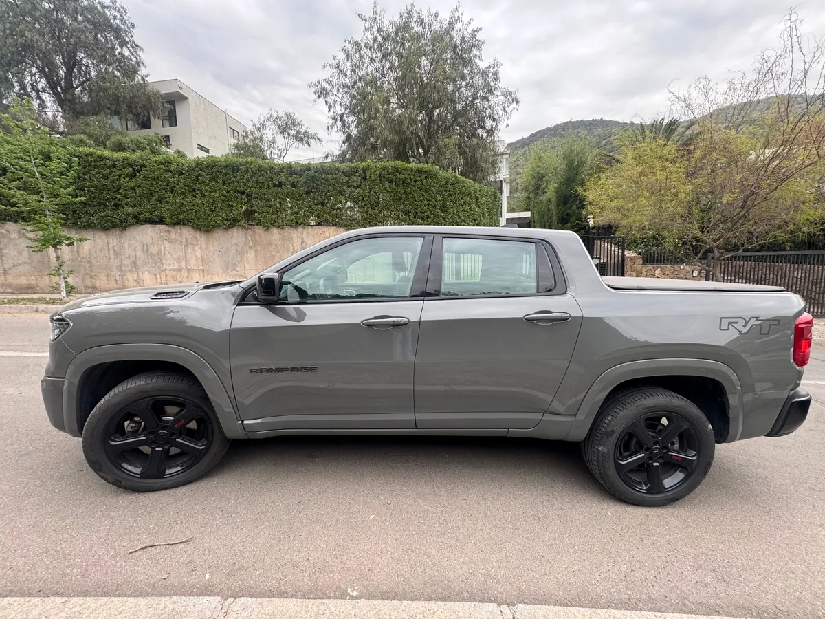 RAM RAMPAGE 2.0 R/t At 4x4 año 2025