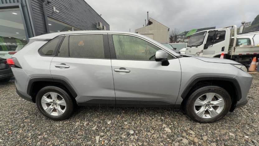 Toyota Rav 4 2.0 Le 4x2 Mt 5p año 2022