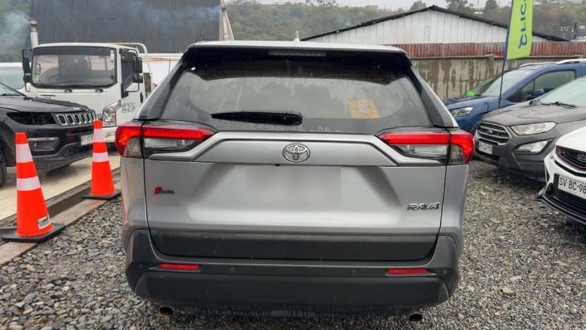 Toyota Rav 4 2.0 Le 4x2 Mt 5p año 2022