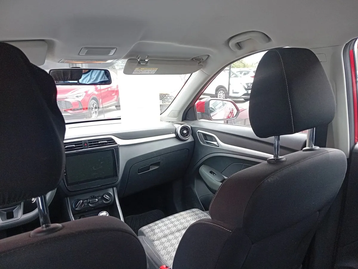 MG Mg Zs 1.5 Std 4x2 Mt 5p año 2023