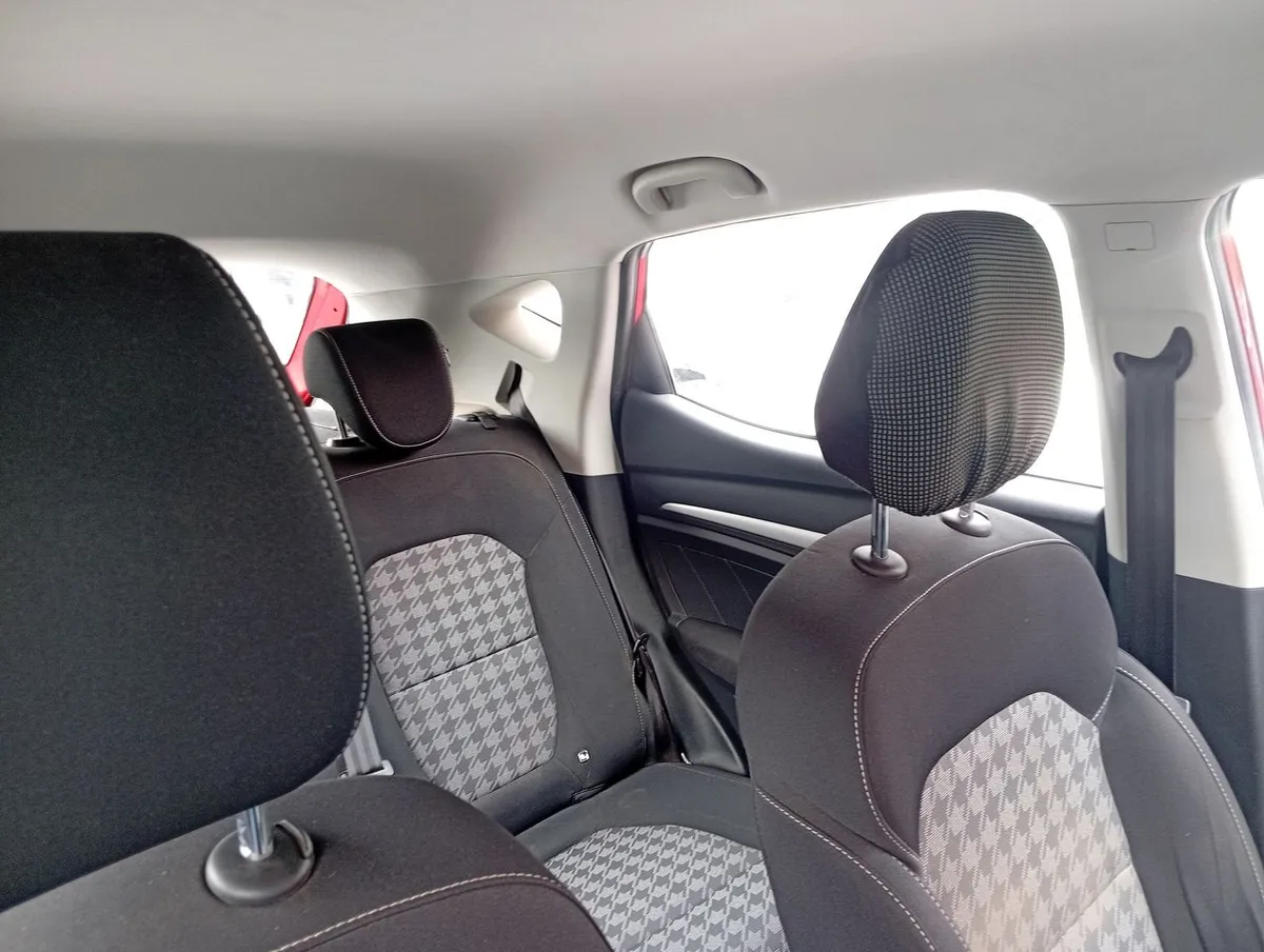 MG Mg Zs 1.5 Std 4x2 Mt 5p año 2023