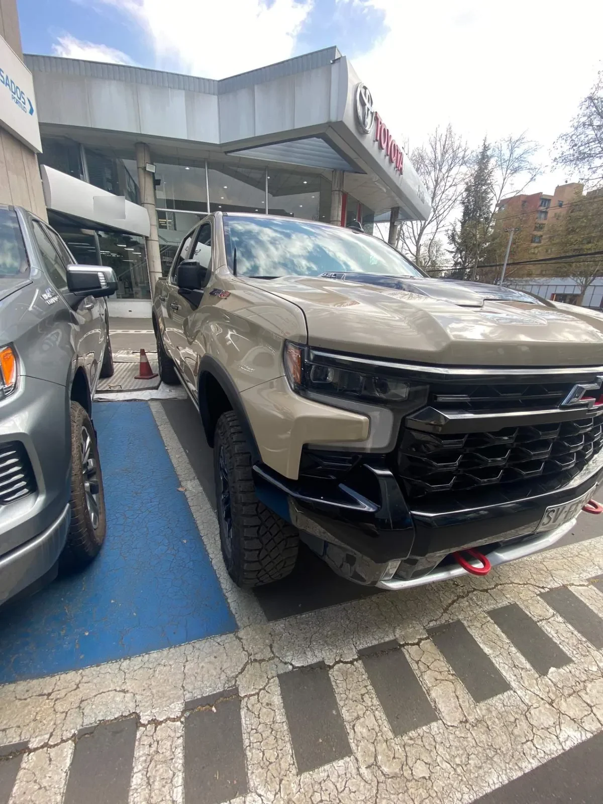 Chevrolet Silverado 6.2 Zr2 4x4 At 4p año 2023