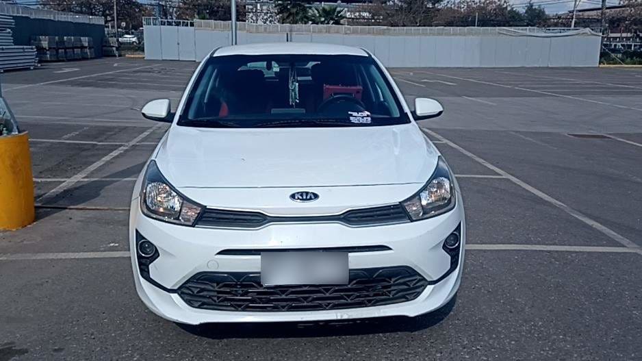 Kia Rio 5 1.4 Lx 4x2 Hb Ac Ci 6mt 5p año 2022