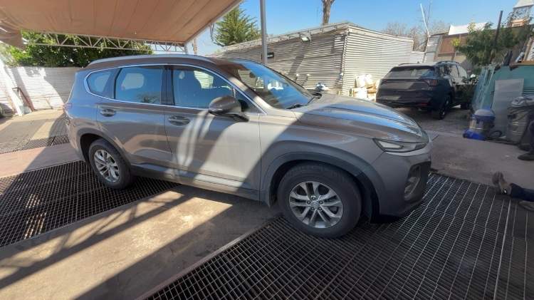 Hyundai Santa Fe 2.4 Plus 4x2 At 5p año 2020