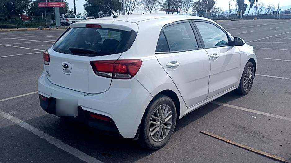 Kia Rio 5 1.4 Lx 4x2 Hb Ac Ci 6mt 5p año 2022