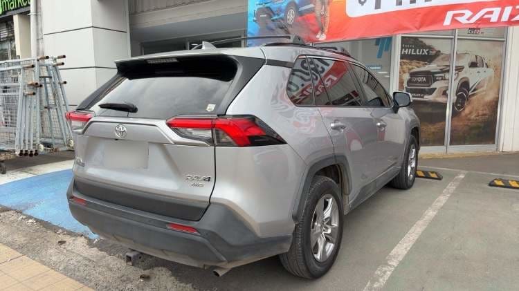 Toyota Rav 4 2.0 Le 4x4 Mt 5p año 2023