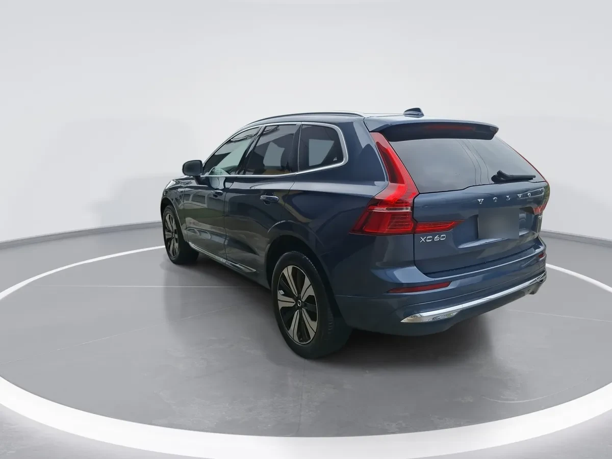 Volvo Xc60 2.0 T8 Recharge Plus Hybrid Awd At 5p año 2025