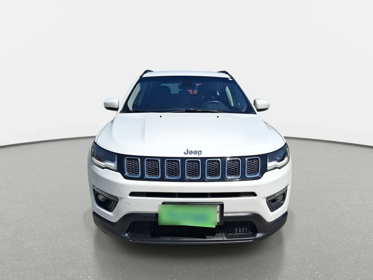 Jeep Compass 2.4 Longitude 4x2 Radio 8.4 9at 5p año 2019