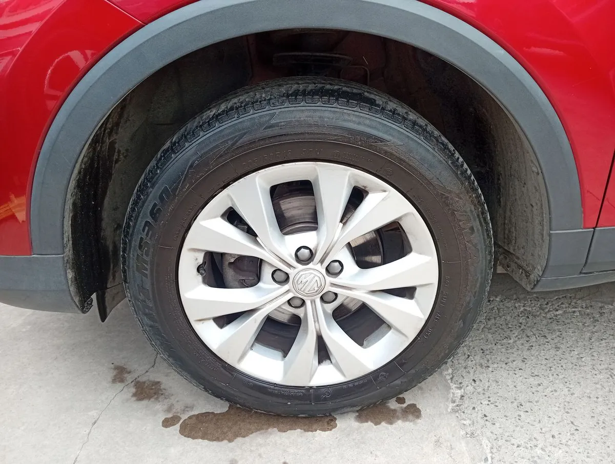 MG Mg Zs 1.5 Std 4x2 Mt 5p año 2023