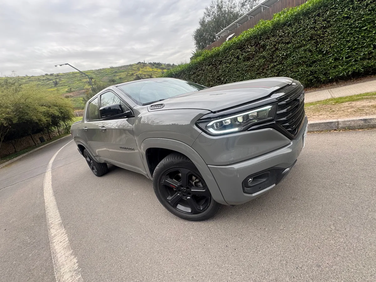 RAM RAMPAGE 2.0 R/t At 4x4 año 2025