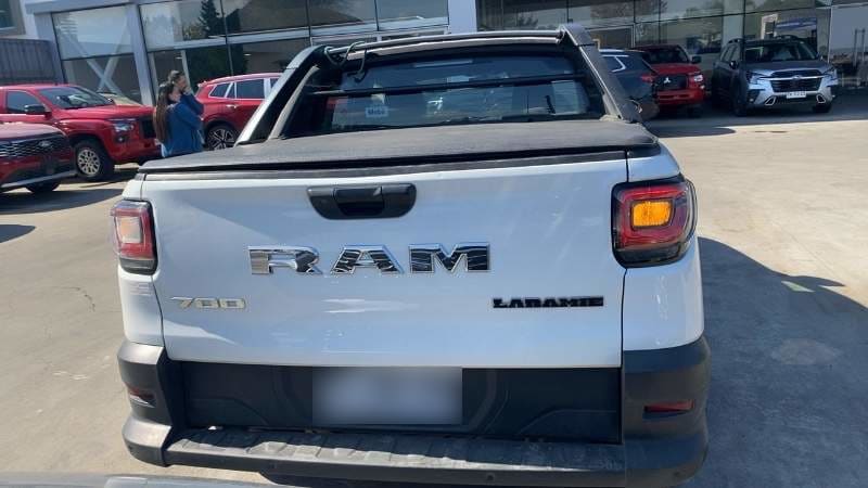 Ram 700 1.3 Laramie 4x2 Dob. Cab. Cvt At 4p año 2024