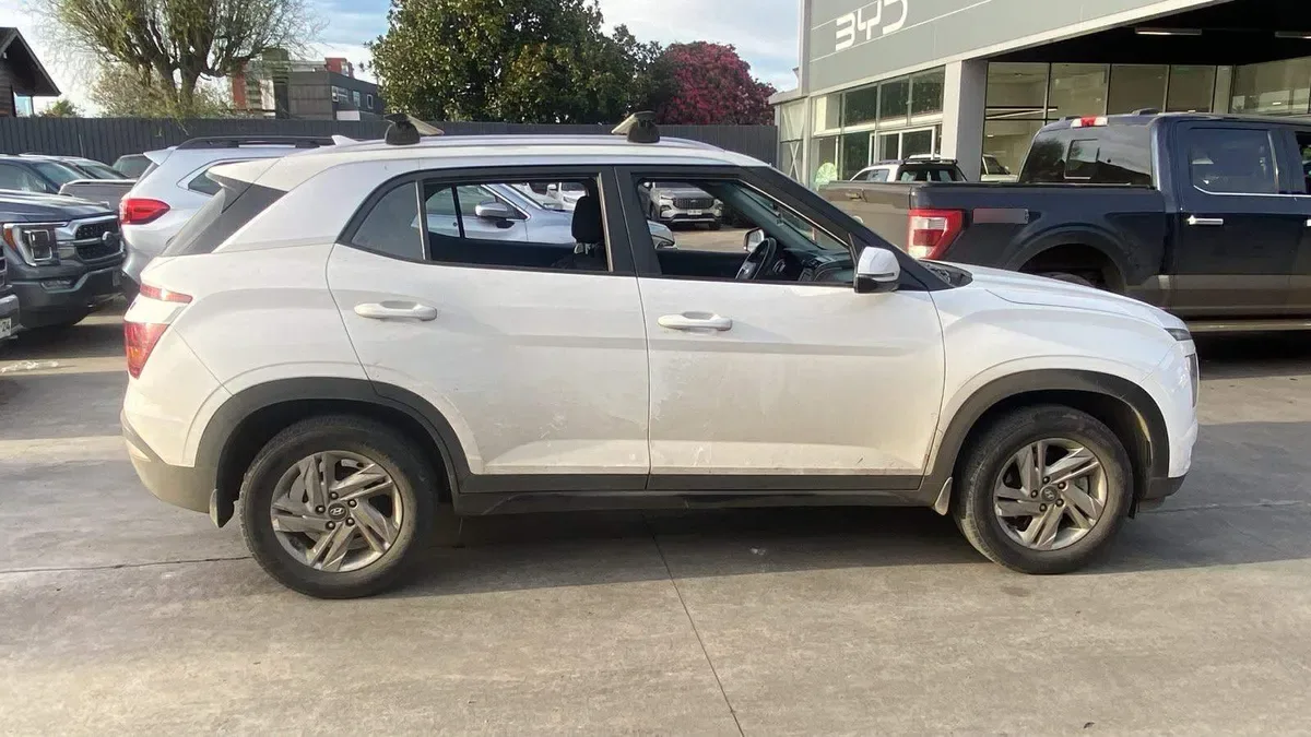 Hyundai Creta 1.5 Plus Su2i 4x2 Mt 5p año 2021