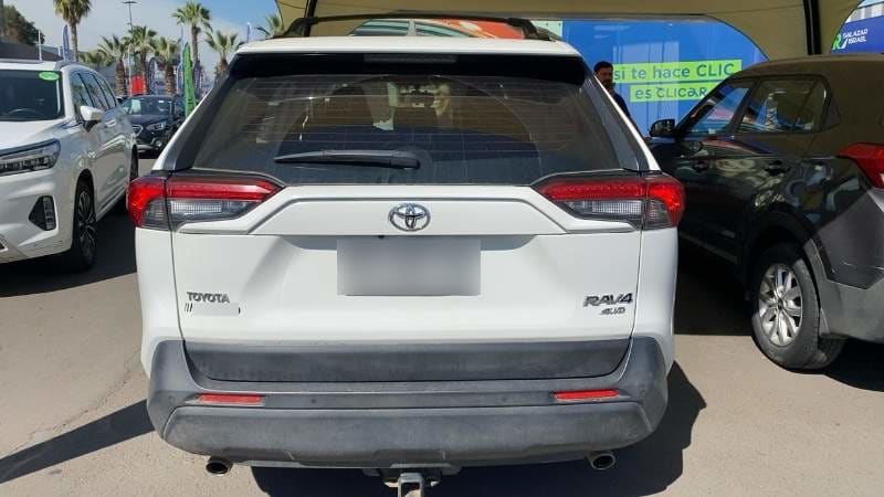Toyota Rav 4 2.0 Le 4x4 Mt 5p año 2022