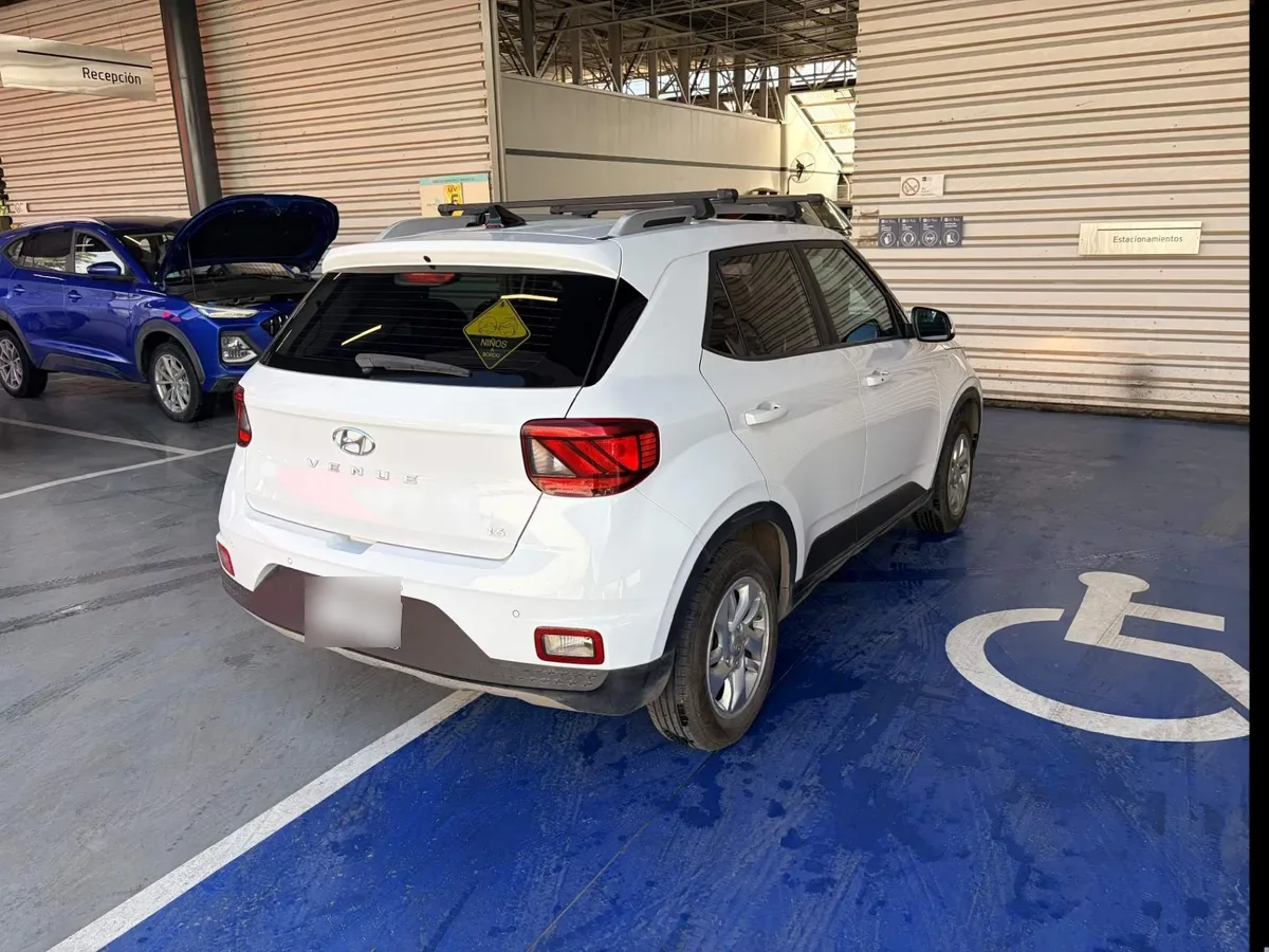 Hyundai Venue 1.6 Qx Value 4x2 Mt 5p año 2020