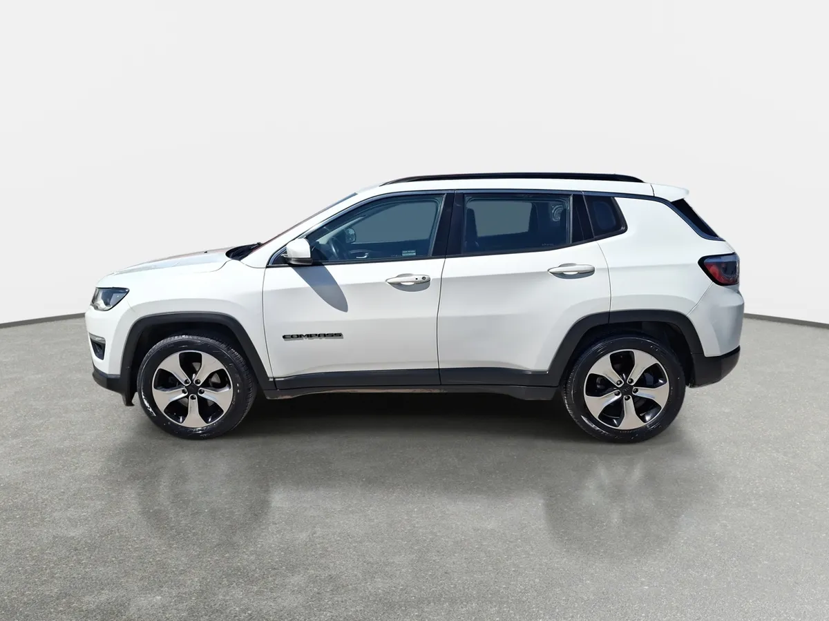 Jeep Compass 2.4 Longitude 4x2 Radio 8.4 9at 5p año 2019