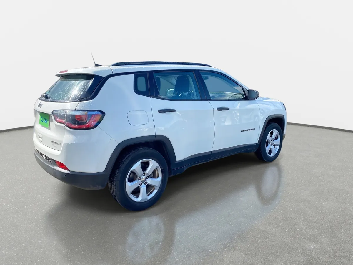 Jeep Compass 2.4 Sport Lx 4x2 6mt 5p año 2019