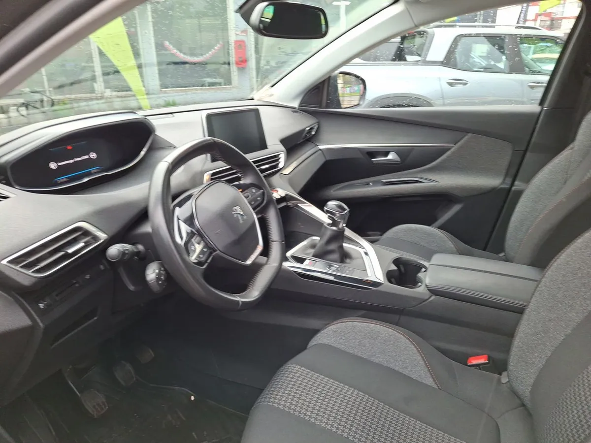 Peugeot 3008 1.2 Active Pack Puretech 4x2 130 Mt6 5p año 2022