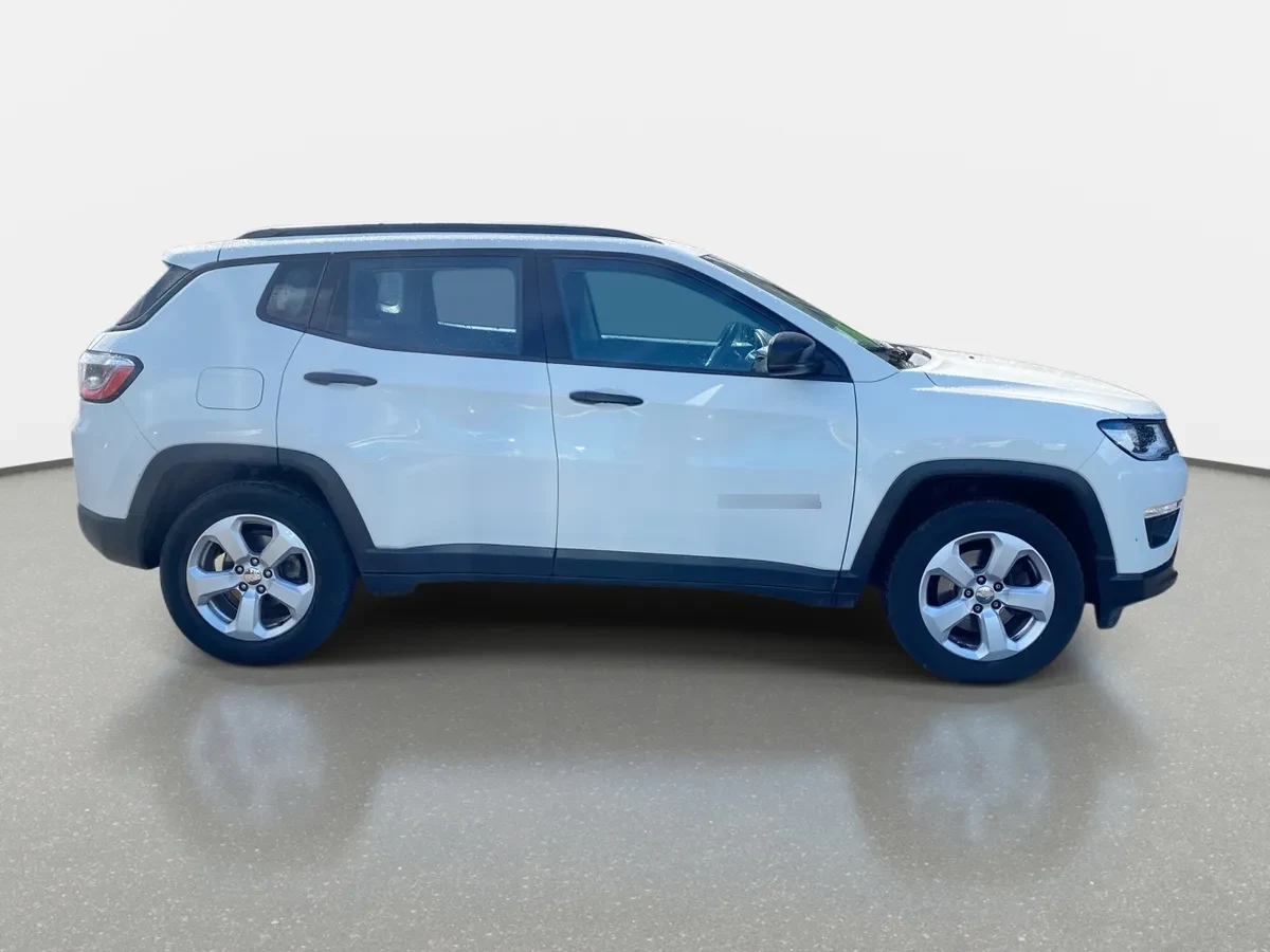 Jeep Compass 2.4 Sport Lx 4x2 6mt 5p año 2019