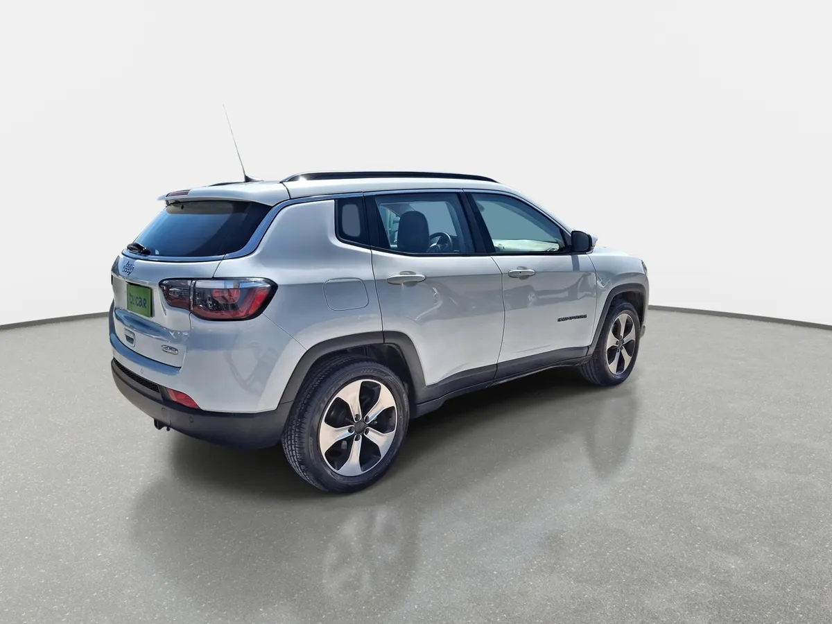 Jeep Compass 2.4 Longitude 4x2 Radio 8.4 9at 5p año 2019