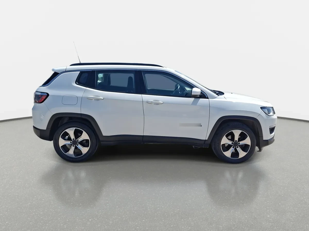 Jeep Compass 2.4 Longitude 4x2 Radio 8.4 9at 5p año 2019