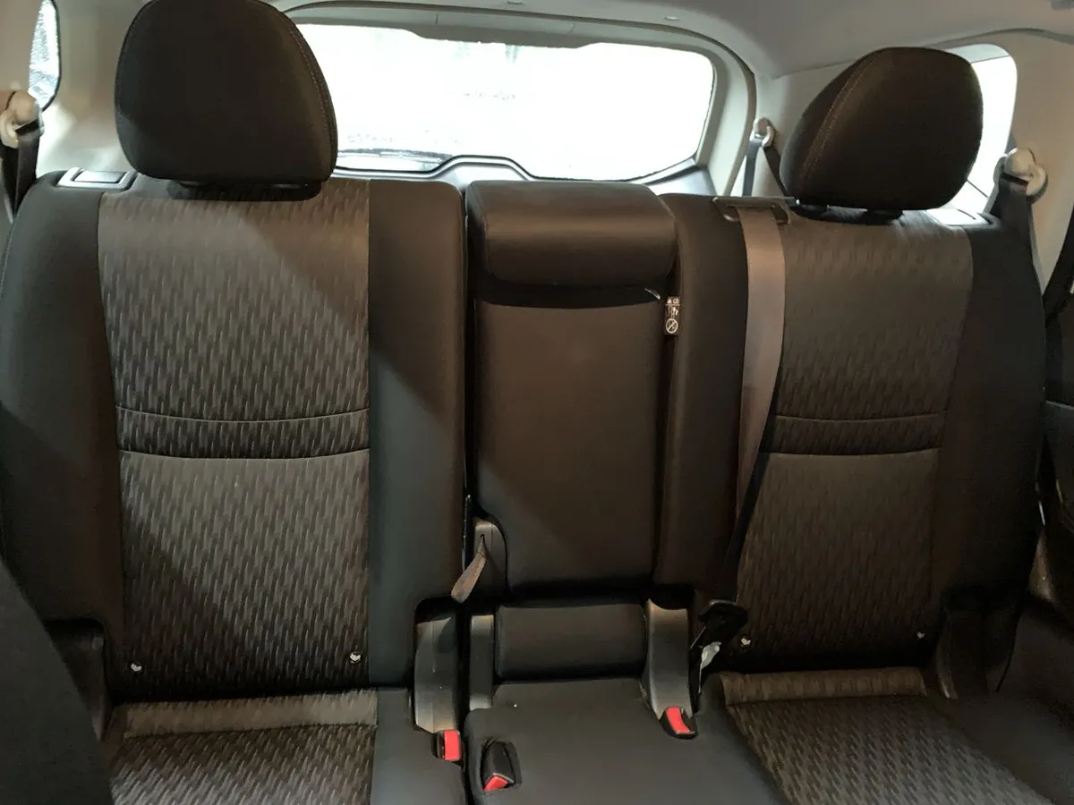 Nissan X-Trail 2.5 Sense Mc 4x2 3row Cvt At 5p año 2021