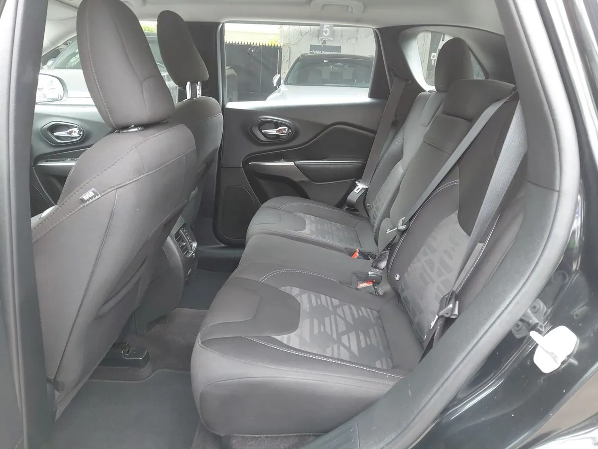 Jeep Cherokee 2.4 Longitude 4x2 At 5p año 2019
