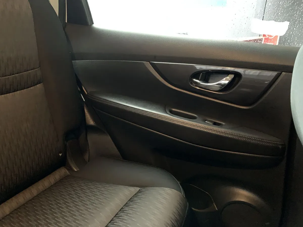Nissan X-Trail 2.5 Sense Mc 4x2 3row Cvt At 5p año 2021