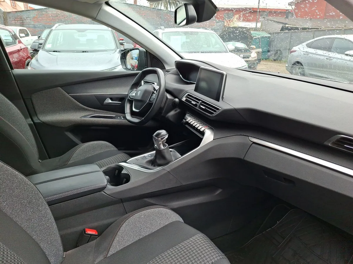 Peugeot 3008 1.2 Active Pack Puretech 4x2 130 Mt6 5p año 2022