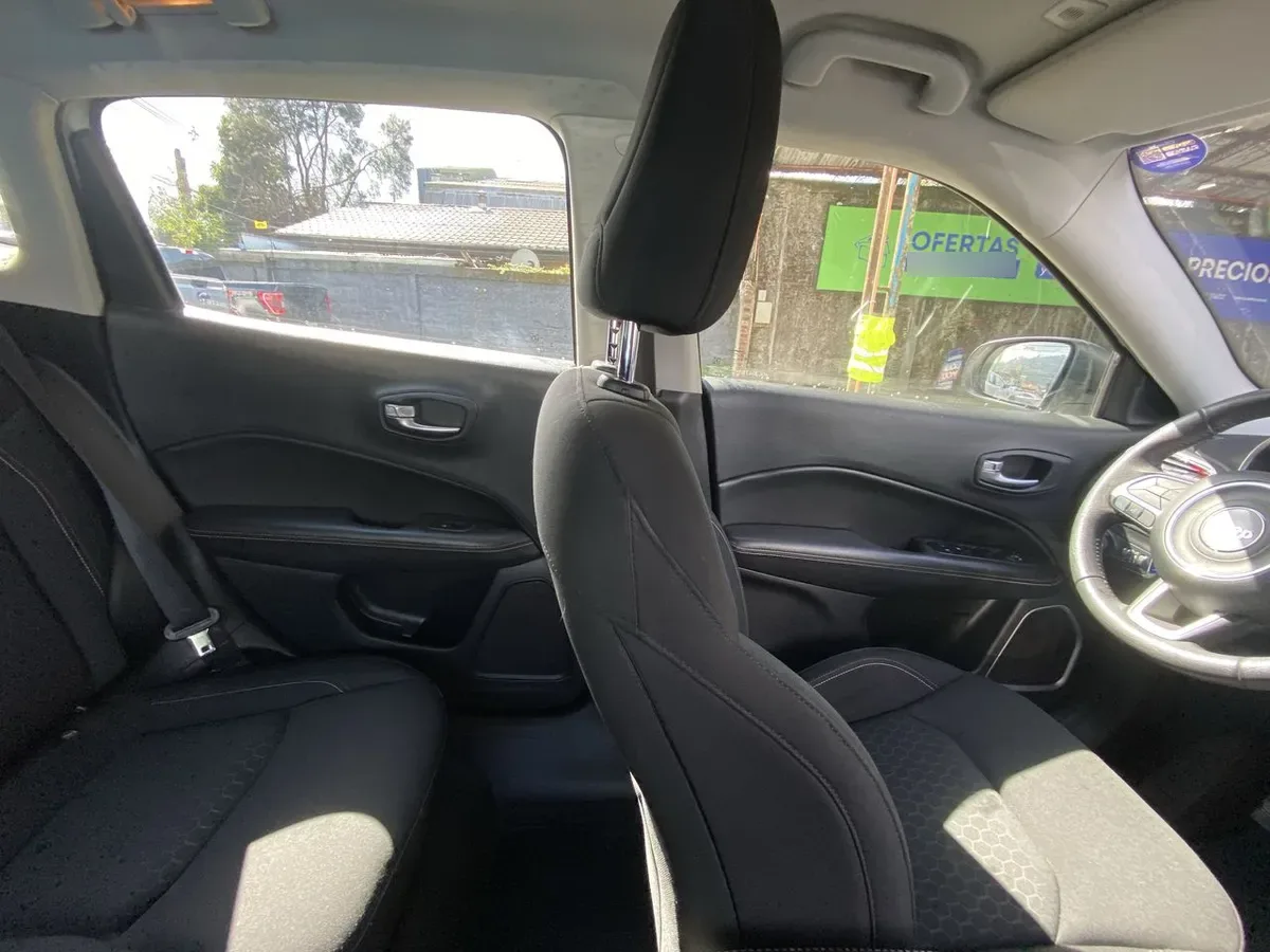 Jeep Compass 2.4 Sport Lx 4x2 6mt 5p año 2019