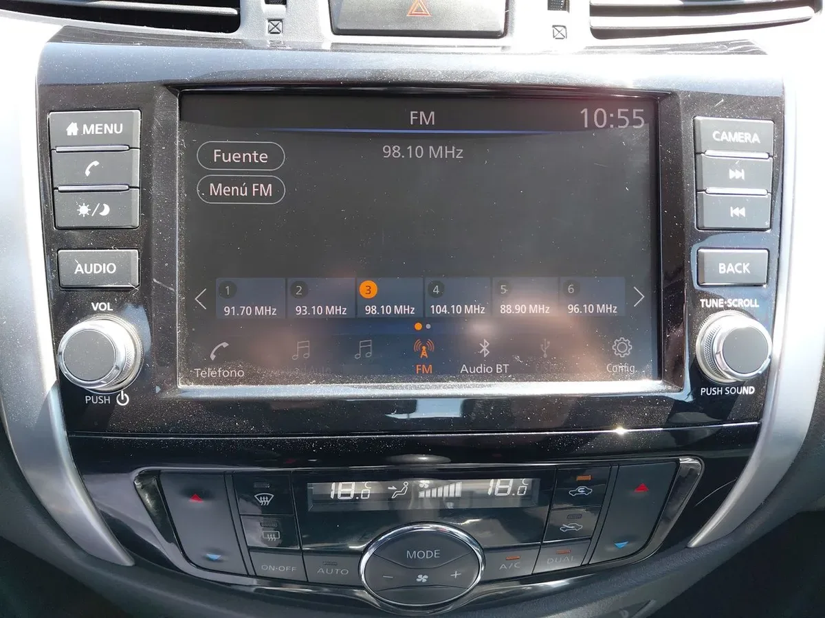Nissan Navara 2.3d Xe Diesel 4x2 Dob.cab. Mt 4p año 2024