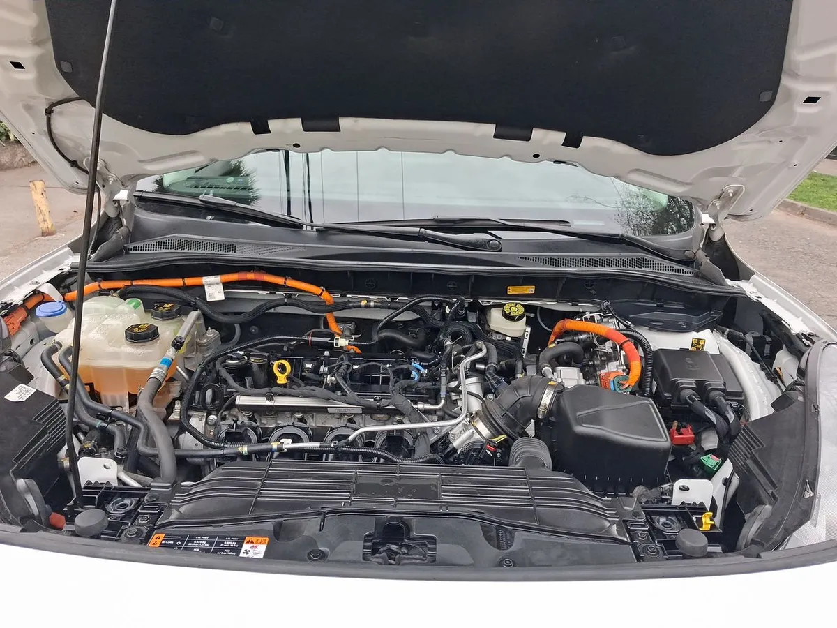 Ford Escape 2.5 Atkinson Se Hibrido Fwd At 5p año 2023