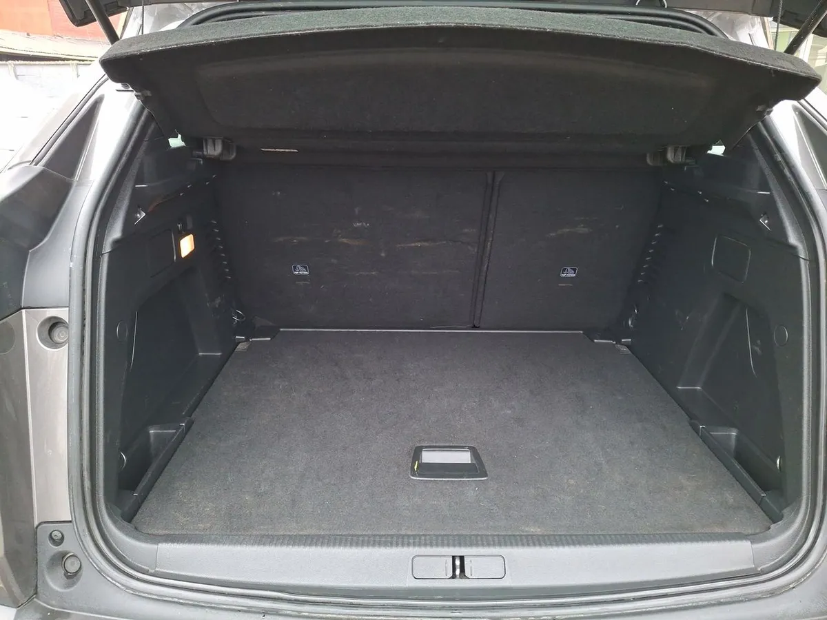 Peugeot 3008 1.2 Active Pack Puretech 4x2 130 Mt6 5p año 2022