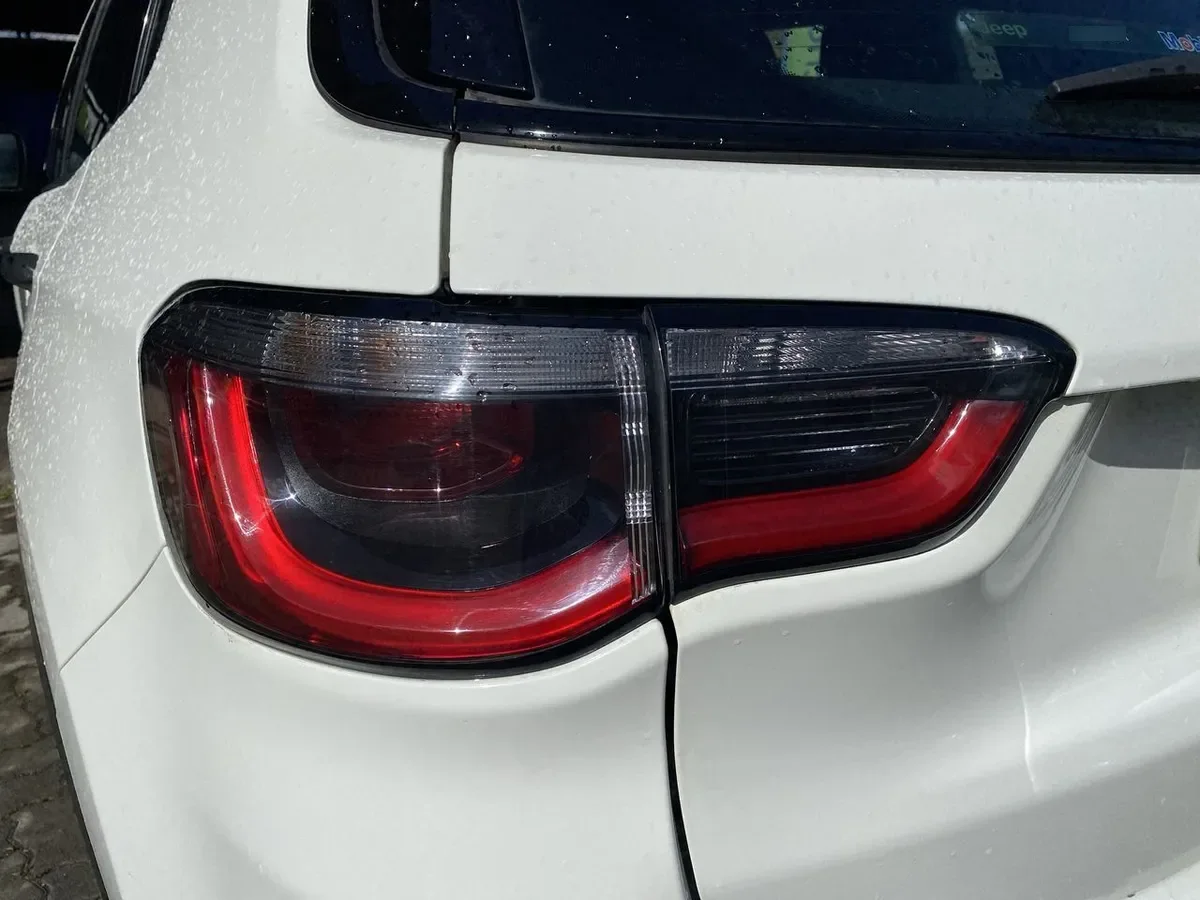 Jeep Compass 2.4 Sport Lx 4x2 6mt 5p año 2019