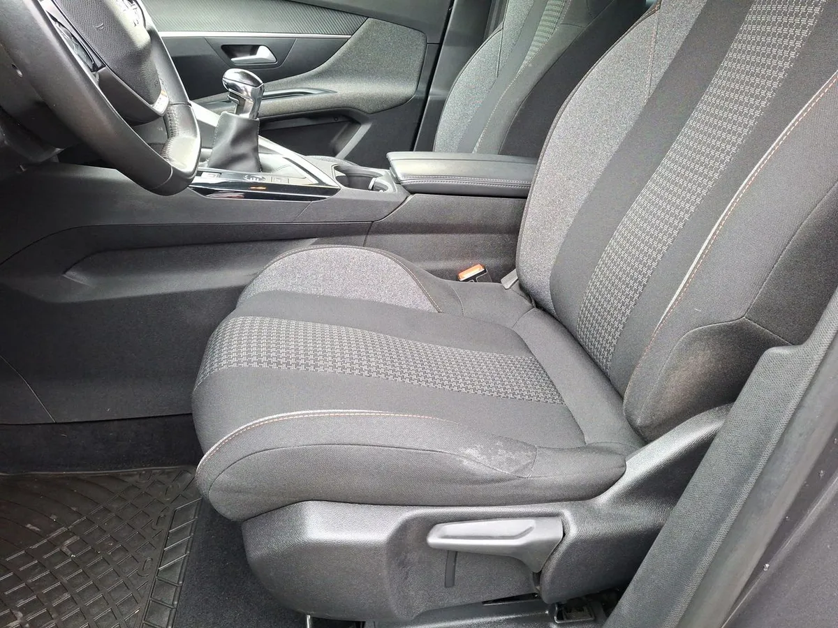 Peugeot 3008 1.2 Active Pack Puretech 4x2 130 Mt6 5p año 2022