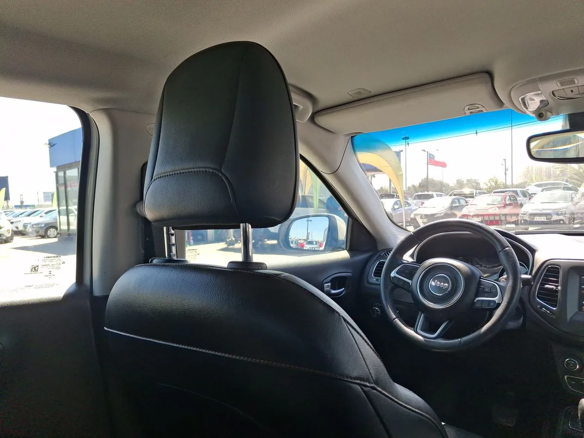 Jeep Compass 2.4 Longitude 4x2 Radio 8.4 9at 5p año 2019