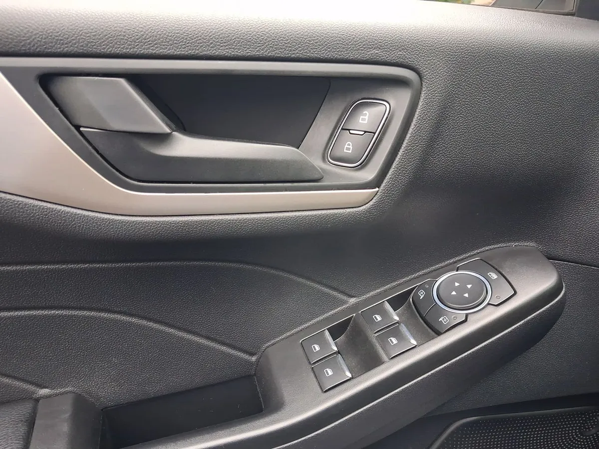Ford Escape 2.5 Atkinson Se Hibrido Fwd At 5p año 2023
