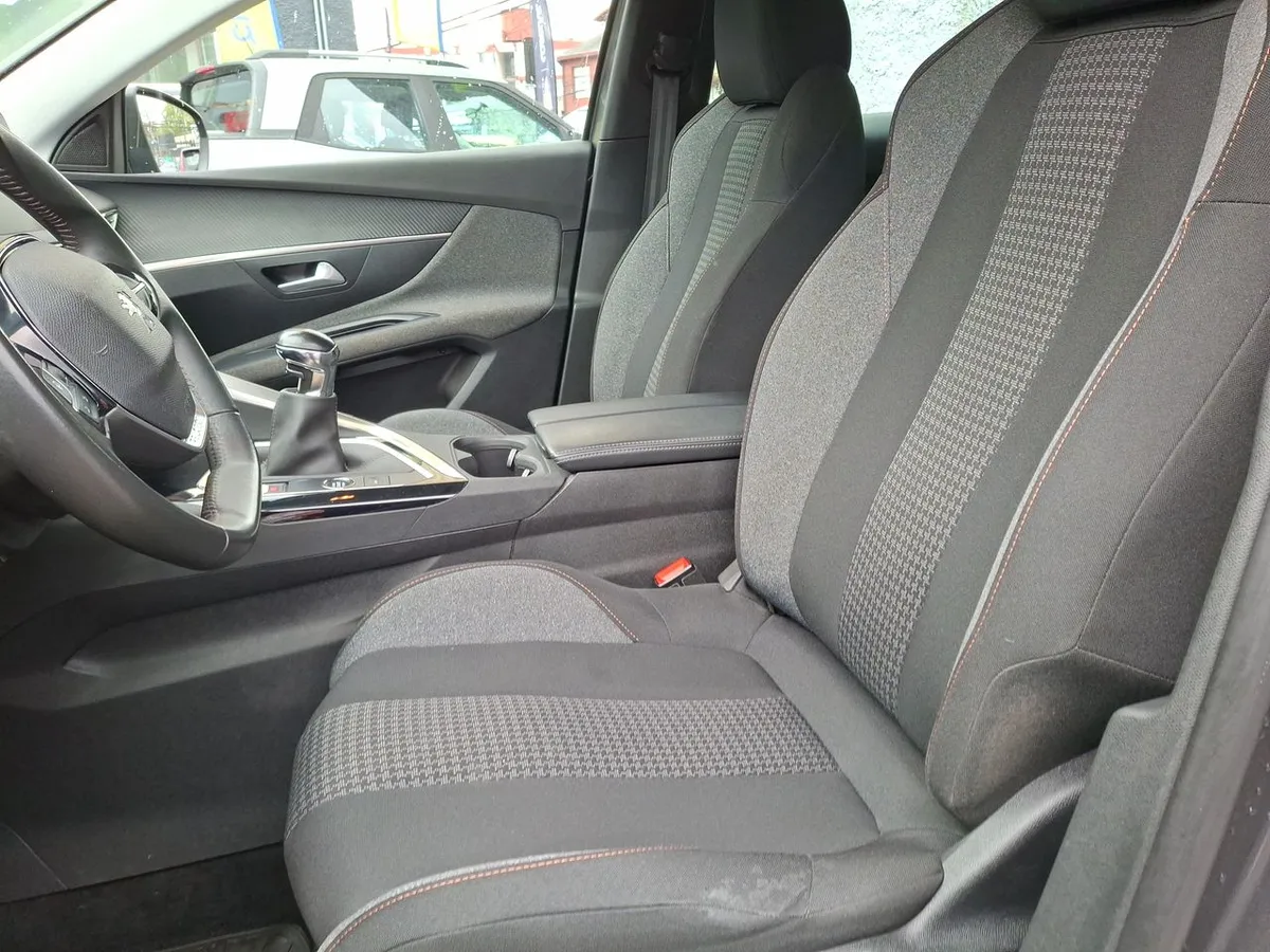 Peugeot 3008 1.2 Active Pack Puretech 4x2 130 Mt6 5p año 2022