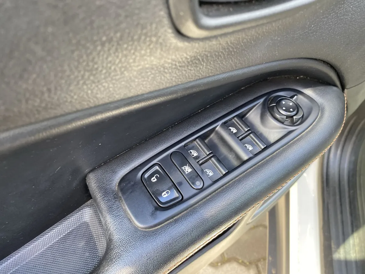 Jeep Compass 2.4 Sport Lx 4x2 6mt 5p año 2019