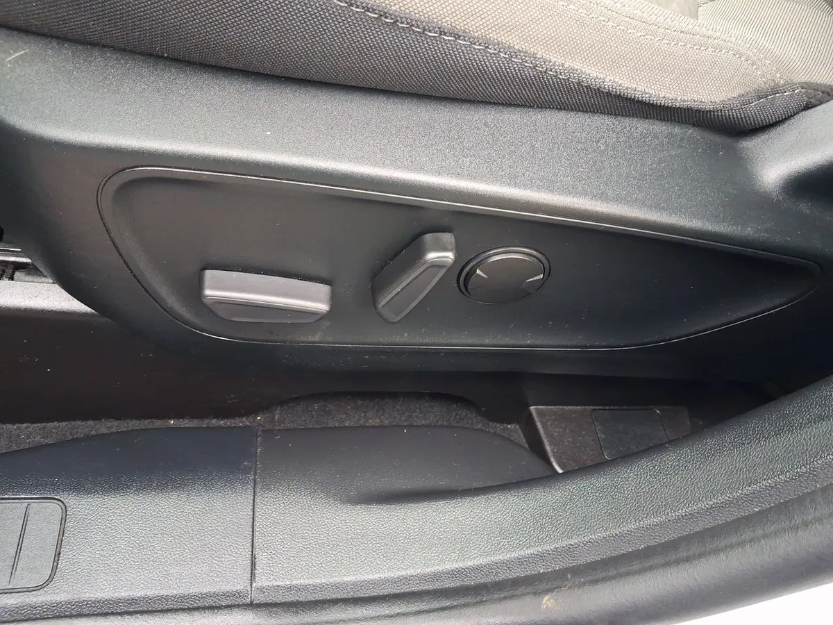 Ford Escape 2.5 Atkinson Se Hibrido Fwd At 5p año 2023