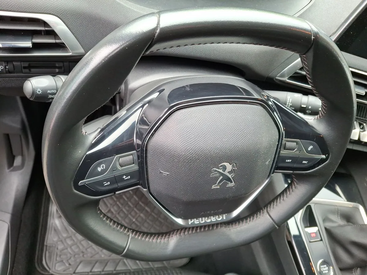 Peugeot 3008 1.2 Active Pack Puretech 4x2 130 Mt6 5p año 2022