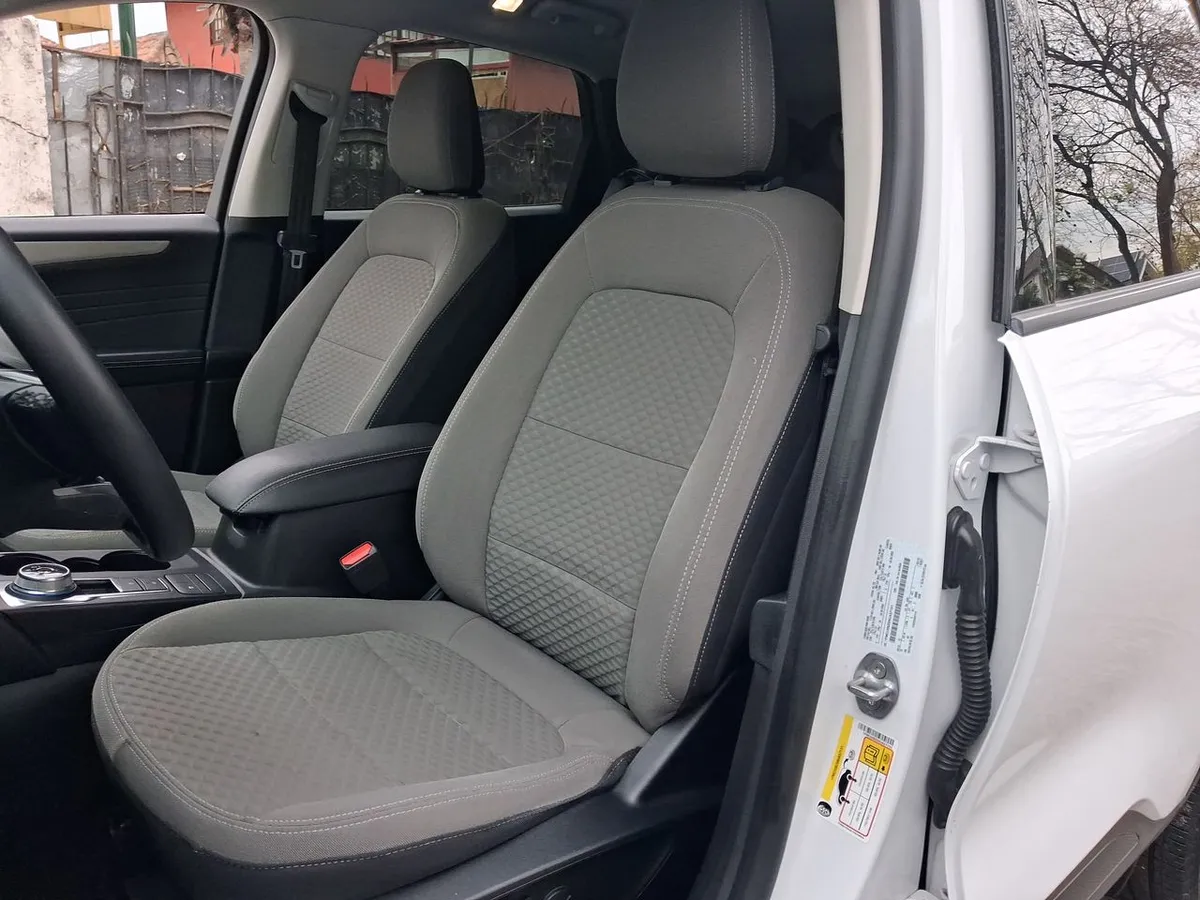 Ford Escape 2.5 Atkinson Se Hibrido Fwd At 5p año 2023